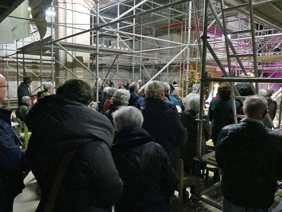 Heilige Messe auf der Baustelle zum 4. Advent (Foto: Karl-Franz Thiede)